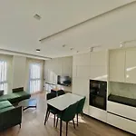 Lux Apartment 02 + Free Parking Post