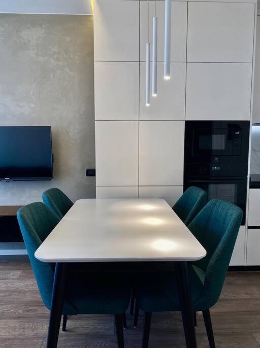 Lux 02 + Free Parking Post Leilighet